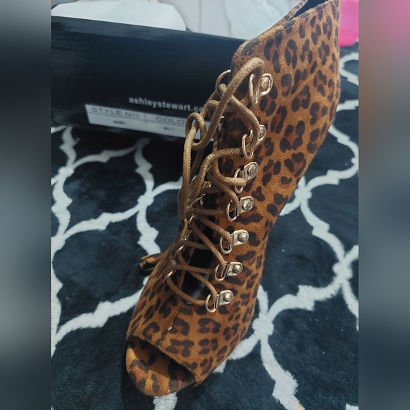 NIB Ashley Stewart leopard open toe, open back lace-up booties size 10w wide - Picture 2 of 10